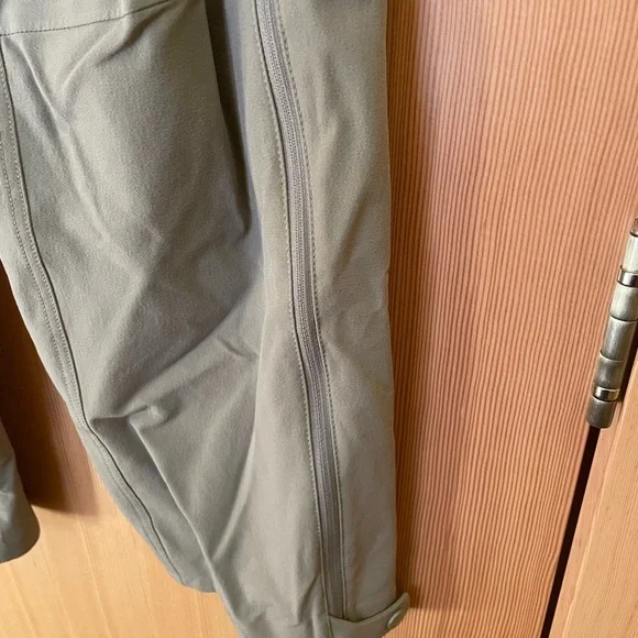 Helly Hansen Odin Series Hiking Pants - Beige, XL, EUC - Picture 4 of 10